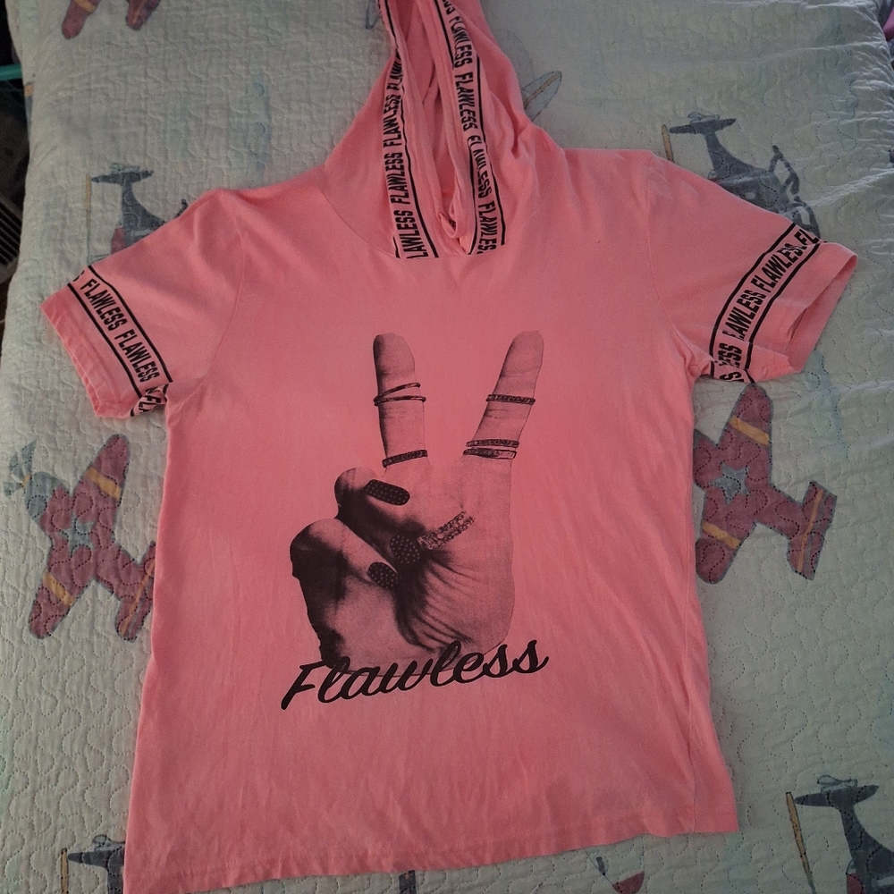 ON Fire| Pink "flawless" shirt with hood Size L